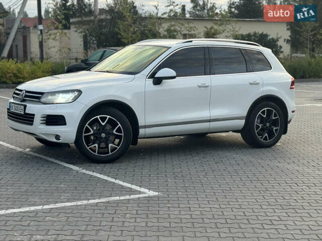 Білий Фольксваген Туарег, об'ємом двигуна 2.97 л та пробігом 226 тис. км за 12950 $, фото 11 на Automoto.ua