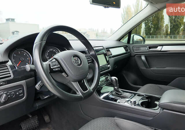 Белый Фольксваген Туарег, объемом двигателя 2.97 л и пробегом 238 тыс. км за 20990 $, фото 10 на Automoto.ua