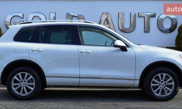 Белый Фольксваген Туарег, объемом двигателя 2.97 л и пробегом 272 тыс. км за 17500 $, фото 14 на Automoto.ua