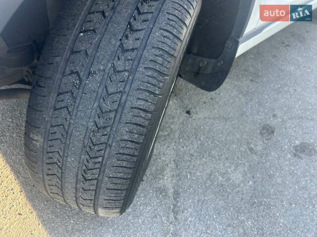 Белый Фольксваген Туарег, объемом двигателя 2.97 л и пробегом 245 тыс. км за 20000 $, фото 5 на Automoto.ua