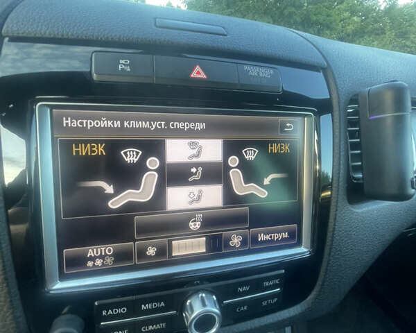 Белый Фольксваген Туарег, объемом двигателя 2.97 л и пробегом 242 тыс. км за 19999 $, фото 27 на Automoto.ua