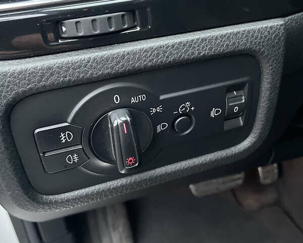 Білий Фольксваген Туарег, об'ємом двигуна 2.97 л та пробігом 130 тис. км за 21300 $, фото 53 на Automoto.ua
