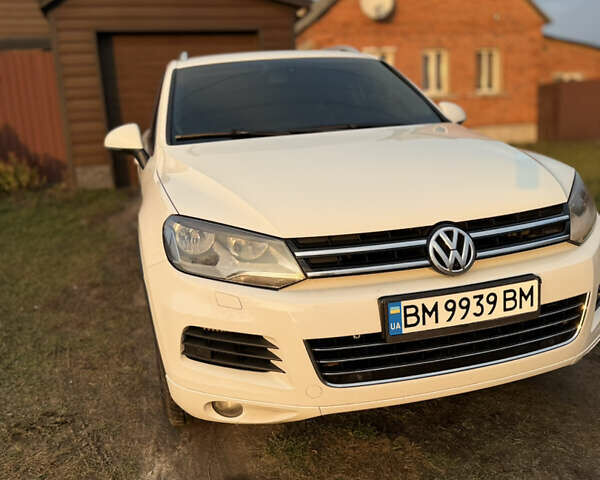 Белый Фольксваген Туарег, объемом двигателя 2.97 л и пробегом 230 тыс. км за 16800 $, фото 6 на Automoto.ua