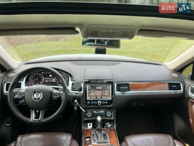 Білий Фольксваген Туарег, об'ємом двигуна 3.6 л та пробігом 272 тис. км за 17500 $, фото 13 на Automoto.ua