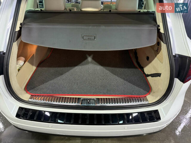 Белый Фольксваген Туарег, объемом двигателя 2.97 л и пробегом 370 тыс. км за 15499 $, фото 17 на Automoto.ua