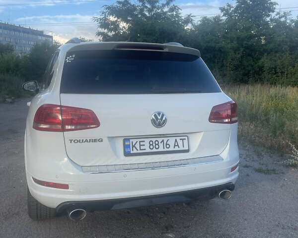 Белый Фольксваген Туарег, объемом двигателя 2.97 л и пробегом 242 тыс. км за 19999 $, фото 6 на Automoto.ua