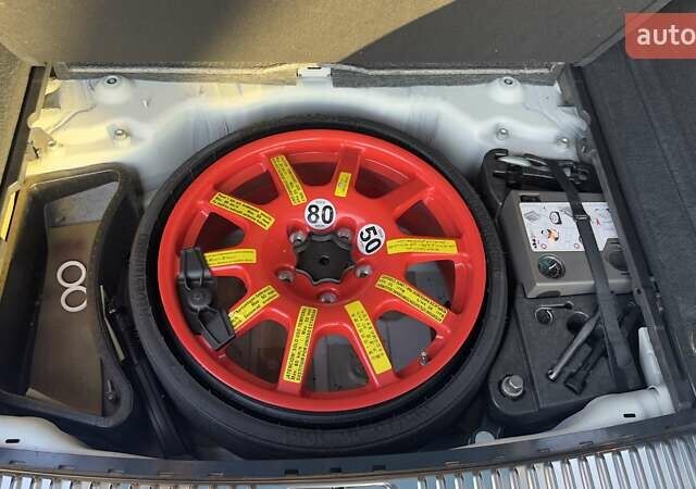 Белый Фольксваген Туарег, объемом двигателя 4.13 л и пробегом 128 тыс. км за 29000 $, фото 23 на Automoto.ua