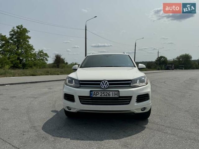 Белый Фольксваген Туарег, объемом двигателя 2.97 л и пробегом 177 тыс. км за 22333 $, фото 3 на Automoto.ua