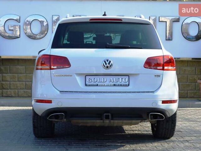 Белый Фольксваген Туарег, объемом двигателя 2.97 л и пробегом 272 тыс. км за 17500 $, фото 10 на Automoto.ua