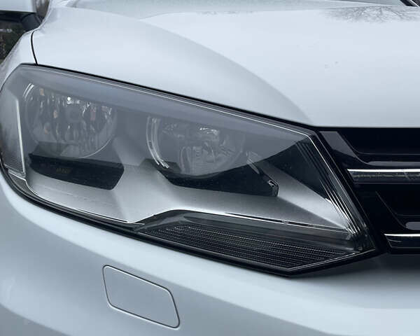 Білий Фольксваген Туарег, об'ємом двигуна 2.97 л та пробігом 130 тис. км за 21300 $, фото 18 на Automoto.ua