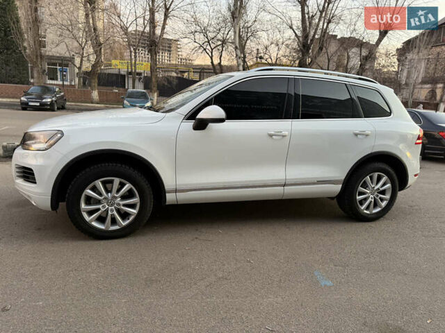 Білий Фольксваген Туарег, об'ємом двигуна 2.97 л та пробігом 231 тис. км за 17999 $, фото 18 на Automoto.ua