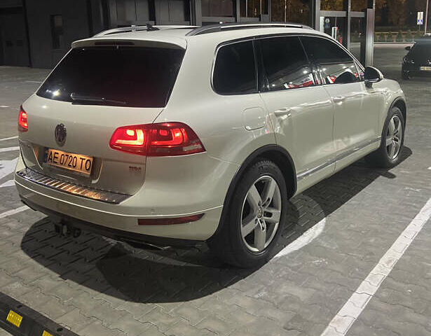 Белый Фольксваген Туарег, объемом двигателя 2.97 л и пробегом 225 тыс. км за 17900 $, фото 10 на Automoto.ua