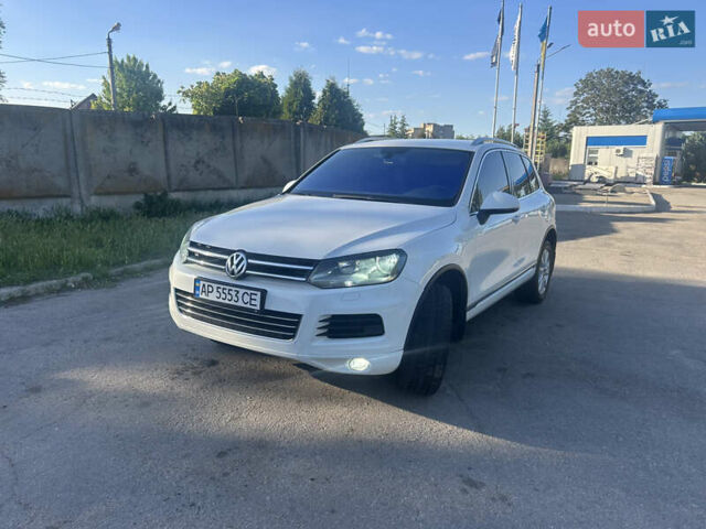 Белый Фольксваген Туарег, объемом двигателя 2.97 л и пробегом 245 тыс. км за 20000 $, фото 1 на Automoto.ua