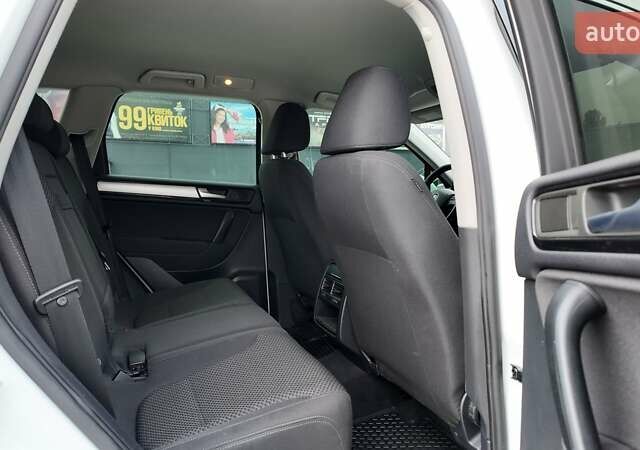 Белый Фольксваген Туарег, объемом двигателя 2.97 л и пробегом 238 тыс. км за 20990 $, фото 11 на Automoto.ua