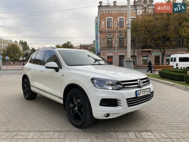 Білий Фольксваген Туарег, об'ємом двигуна 2.97 л та пробігом 230 тис. км за 14800 $, фото 7 на Automoto.ua