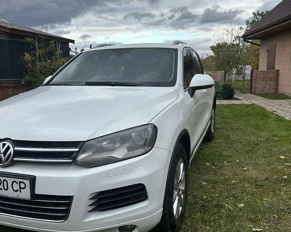 Белый Фольксваген Туарег, объемом двигателя 2.97 л и пробегом 247 тыс. км за 20999 $, фото 19 на Automoto.ua