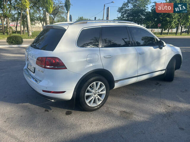 Белый Фольксваген Туарег, объемом двигателя 2.97 л и пробегом 245 тыс. км за 20000 $, фото 4 на Automoto.ua