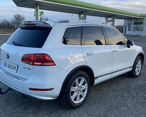 Білий Фольксваген Туарег, об'ємом двигуна 2.97 л та пробігом 259 тис. км за 17000 $, фото 3 на Automoto.ua
