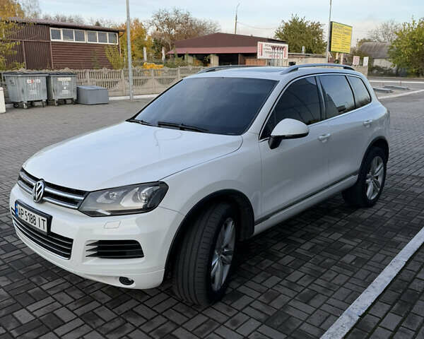 Білий Фольксваген Туарег, об'ємом двигуна 2.97 л та пробігом 265 тис. км за 17500 $, фото 5 на Automoto.ua