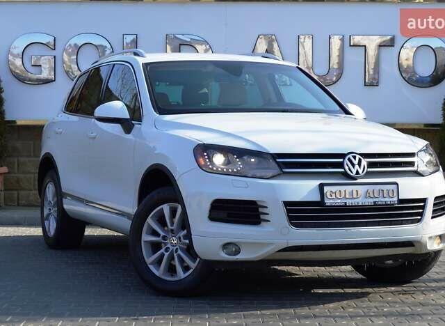 Белый Фольксваген Туарег, объемом двигателя 2.97 л и пробегом 272 тыс. км за 17500 $, фото 1 на Automoto.ua