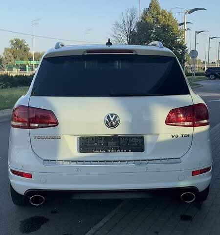 Белый Фольксваген Туарег, объемом двигателя 4.13 л и пробегом 128 тыс. км за 29000 $, фото 7 на Automoto.ua