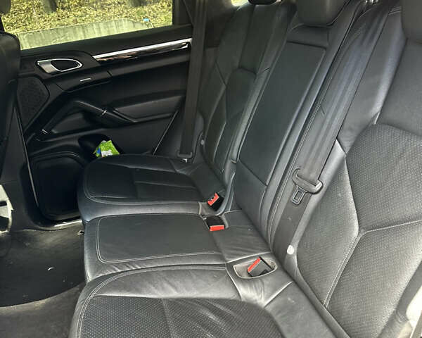 Белый Фольксваген Туарег, объемом двигателя 3 л и пробегом 148 тыс. км за 13000 $, фото 34 на Automoto.ua