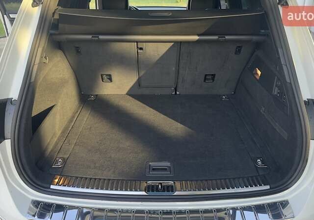 Белый Фольксваген Туарег, объемом двигателя 4.13 л и пробегом 128 тыс. км за 29000 $, фото 22 на Automoto.ua