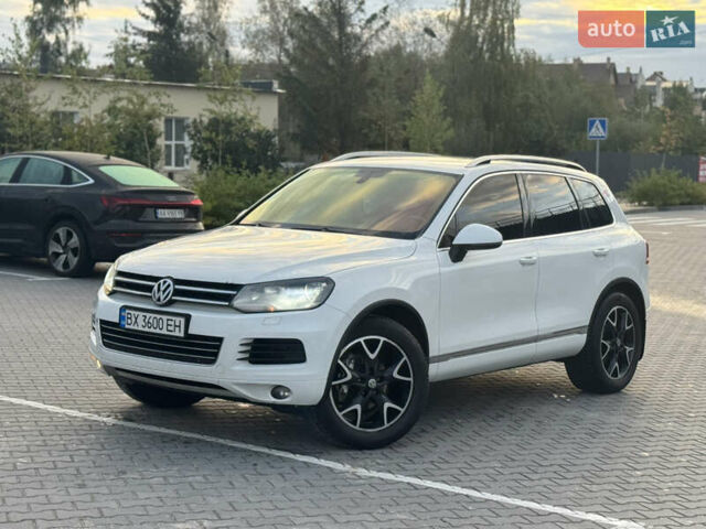 Білий Фольксваген Туарег, об'ємом двигуна 2.97 л та пробігом 226 тис. км за 12950 $, фото 27 на Automoto.ua