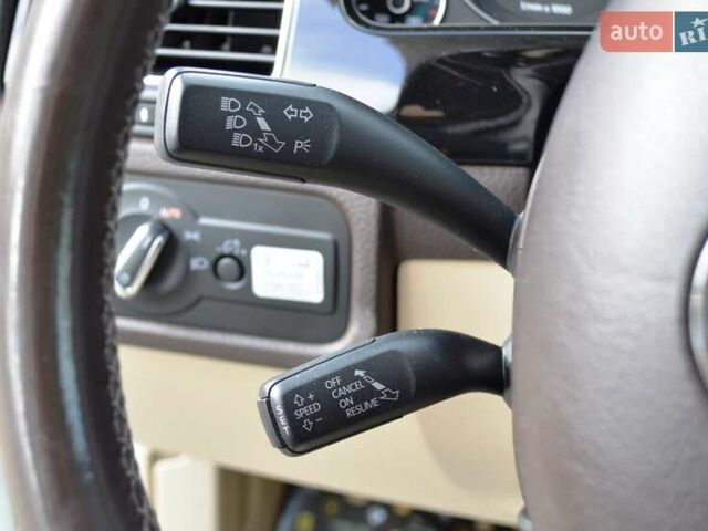 Белый Фольксваген Туарег, объемом двигателя 2.97 л и пробегом 272 тыс. км за 17500 $, фото 23 на Automoto.ua