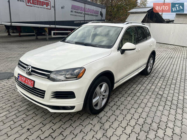 Белый Фольксваген Туарег, объемом двигателя 0 л и пробегом 150 тыс. км за 22500 $, фото 2 на Automoto.ua