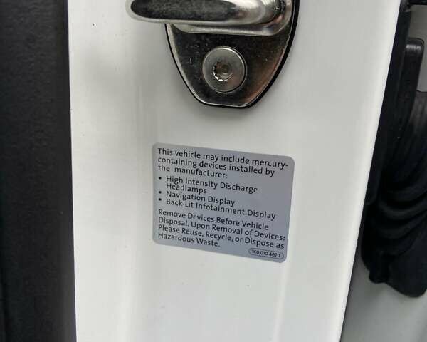 Белый Фольксваген Туарег, объемом двигателя 3 л и пробегом 176 тыс. км за 20000 $, фото 15 на Automoto.ua