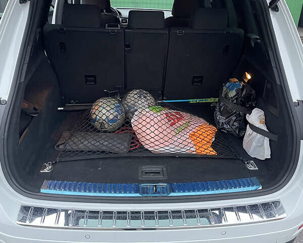 Білий Фольксваген Туарег, об'ємом двигуна 2.97 л та пробігом 130 тис. км за 21300 $, фото 60 на Automoto.ua