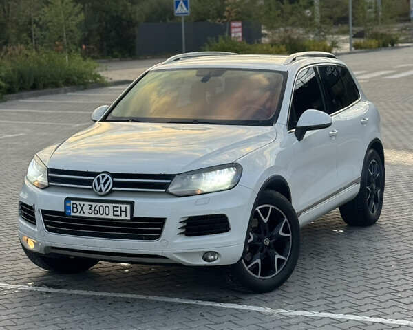 Білий Фольксваген Туарег, об'ємом двигуна 2.97 л та пробігом 226 тис. км за 12950 $, фото 12 на Automoto.ua