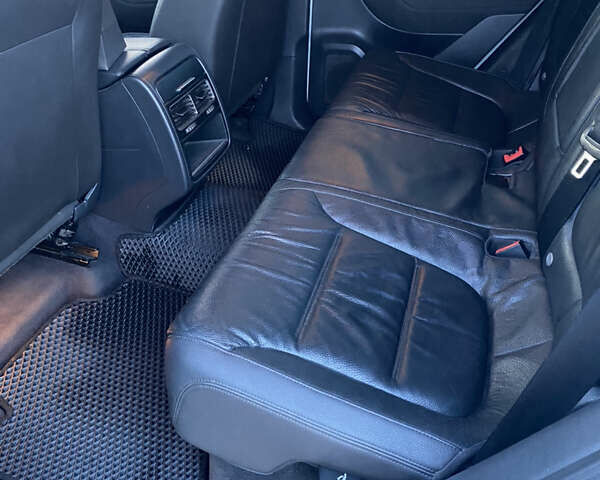 Білий Фольксваген Туарег, об'ємом двигуна 2.97 л та пробігом 259 тис. км за 17000 $, фото 9 на Automoto.ua