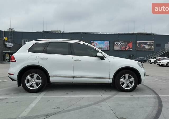 Белый Фольксваген Туарег, объемом двигателя 2.97 л и пробегом 238 тыс. км за 20990 $, фото 6 на Automoto.ua