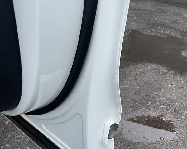 Білий Фольксваген Туарег, об'ємом двигуна 2.97 л та пробігом 130 тис. км за 21300 $, фото 38 на Automoto.ua