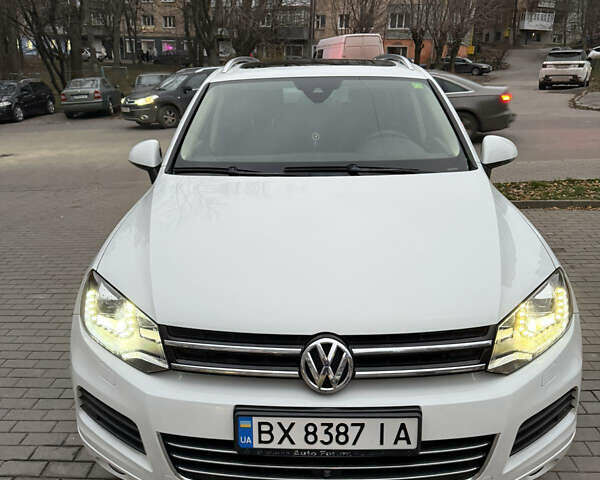 Белый Фольксваген Туарег, объемом двигателя 2.97 л и пробегом 246 тыс. км за 20800 $, фото 2 на Automoto.ua