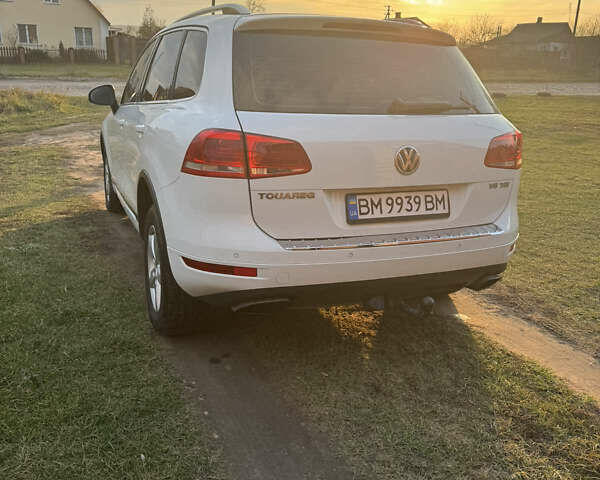 Белый Фольксваген Туарег, объемом двигателя 2.97 л и пробегом 230 тыс. км за 16800 $, фото 7 на Automoto.ua