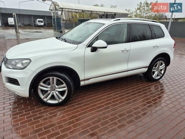 Белый Фольксваген Туарег, объемом двигателя 2.97 л и пробегом 182 тыс. км за 17700 $, фото 6 на Automoto.ua