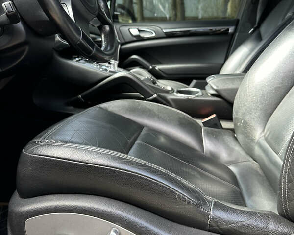 Белый Фольксваген Туарег, объемом двигателя 3 л и пробегом 148 тыс. км за 13000 $, фото 27 на Automoto.ua