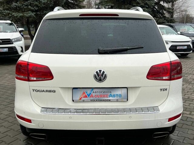 Белый Фольксваген Туарег, объемом двигателя 3 л и пробегом 228 тыс. км за 17500 $, фото 5 на Automoto.ua