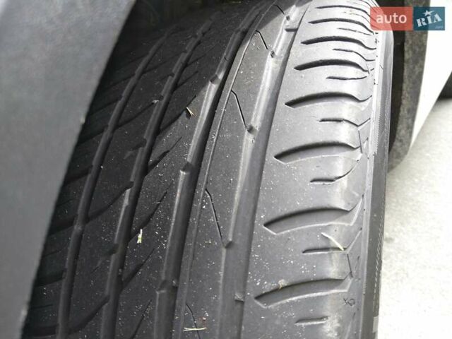 Білий Фольксваген Туарег, об'ємом двигуна 2.97 л та пробігом 183 тис. км за 17900 $, фото 13 на Automoto.ua