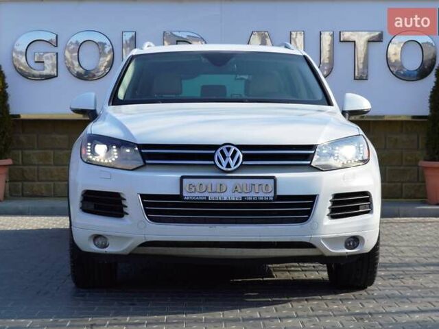 Белый Фольксваген Туарег, объемом двигателя 2.97 л и пробегом 272 тыс. км за 17500 $, фото 2 на Automoto.ua