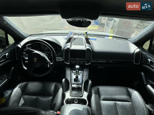 Белый Фольксваген Туарег, объемом двигателя 3 л и пробегом 148 тыс. км за 13000 $, фото 30 на Automoto.ua