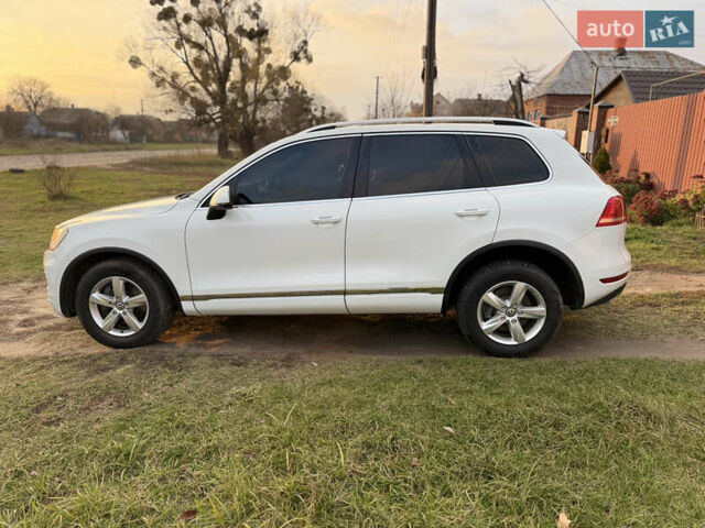 Белый Фольксваген Туарег, объемом двигателя 2.97 л и пробегом 230 тыс. км за 16800 $, фото 4 на Automoto.ua