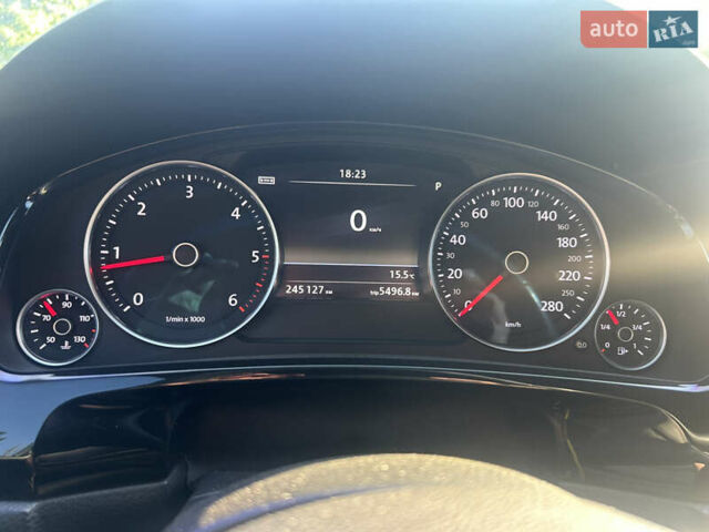 Белый Фольксваген Туарег, объемом двигателя 2.97 л и пробегом 245 тыс. км за 20000 $, фото 13 на Automoto.ua