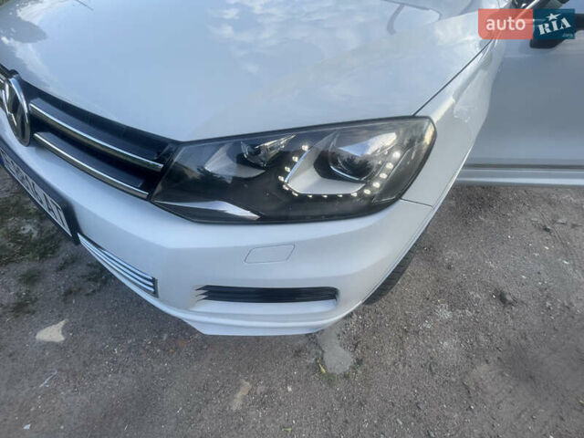 Белый Фольксваген Туарег, объемом двигателя 2.97 л и пробегом 242 тыс. км за 19999 $, фото 9 на Automoto.ua