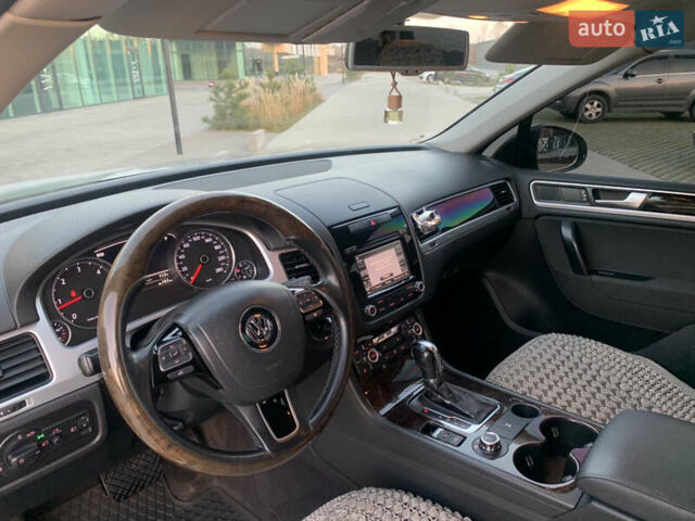 Белый Фольксваген Туарег, объемом двигателя 3 л и пробегом 330 тыс. км за 22000 $, фото 10 на Automoto.ua