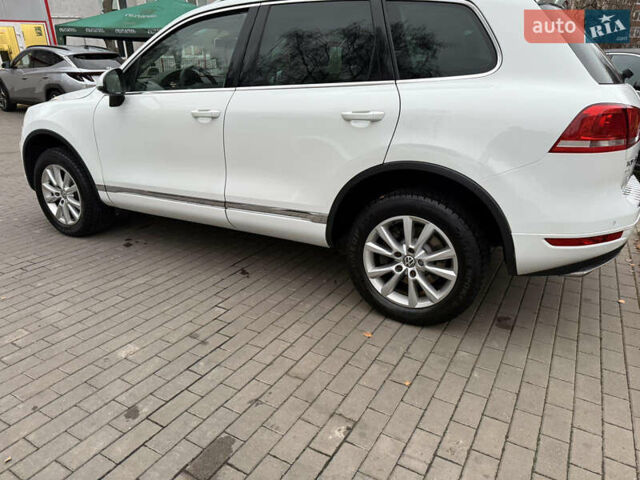 Белый Фольксваген Туарег, объемом двигателя 2.97 л и пробегом 246 тыс. км за 20800 $, фото 4 на Automoto.ua