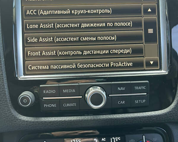 Белый Фольксваген Туарег, объемом двигателя 2.97 л и пробегом 257 тыс. км за 21000 $, фото 31 на Automoto.ua